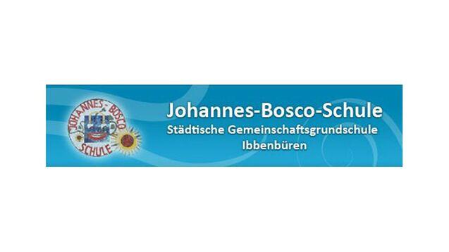 Logo der Johannes-Bosco-Schule, Städtische Gemeinschaftsgrundschule Ibbenbüren, auf blauem Hintergrund mit Wellenmuster.