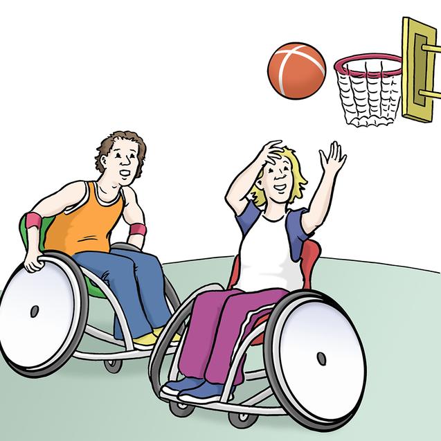 Zwei Personen im Rollstuhl spielen Basketball, während ein Ball auf den Korb geworfen wird.