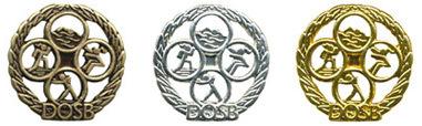 Drei Medaillen des DOSB in Bronze, Silber und Gold, umgeben von einem Lorbeerkranz mit sportlichen Symbolen.
